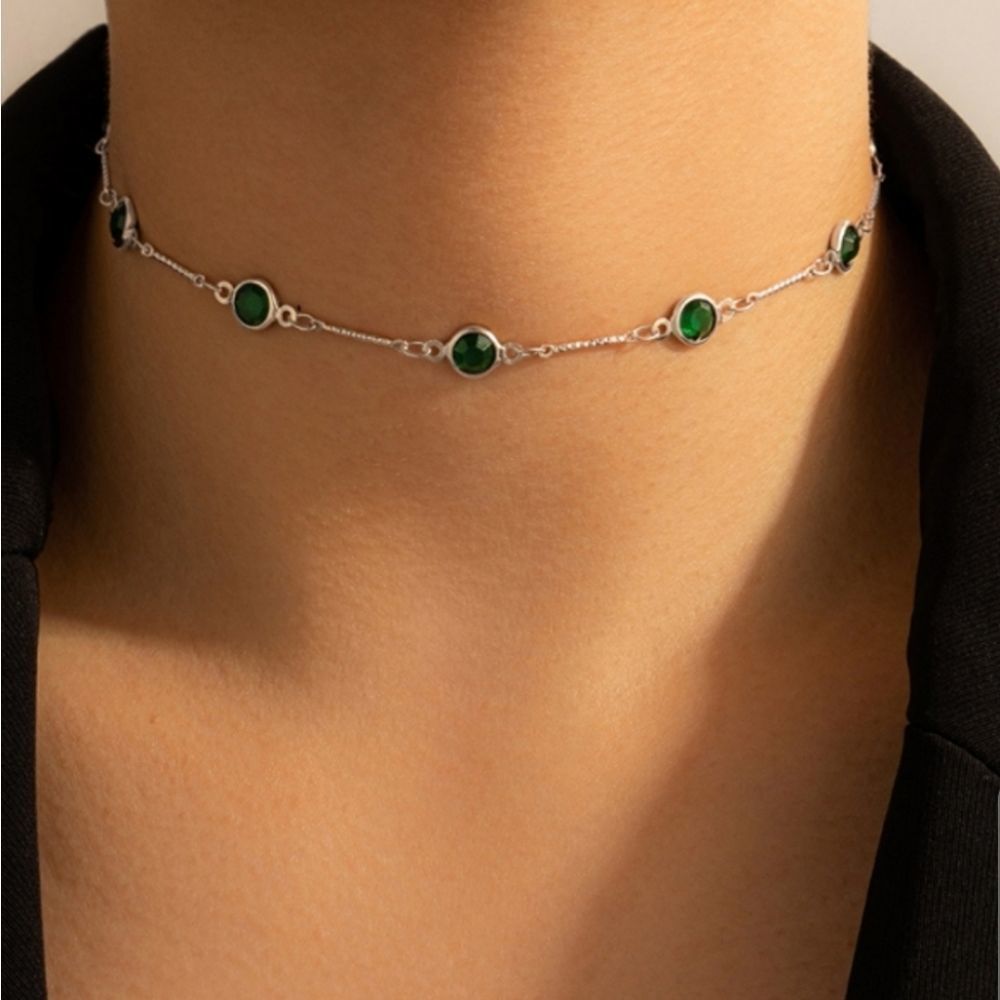 Green rhinestone choker - Picture 2 of 2